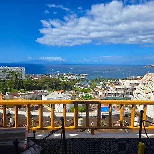 https://amazing-apartment-with-wonderful-views-of-puerto-colon.in-canary-islands.com